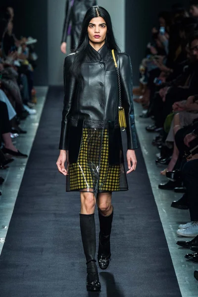 Look 8